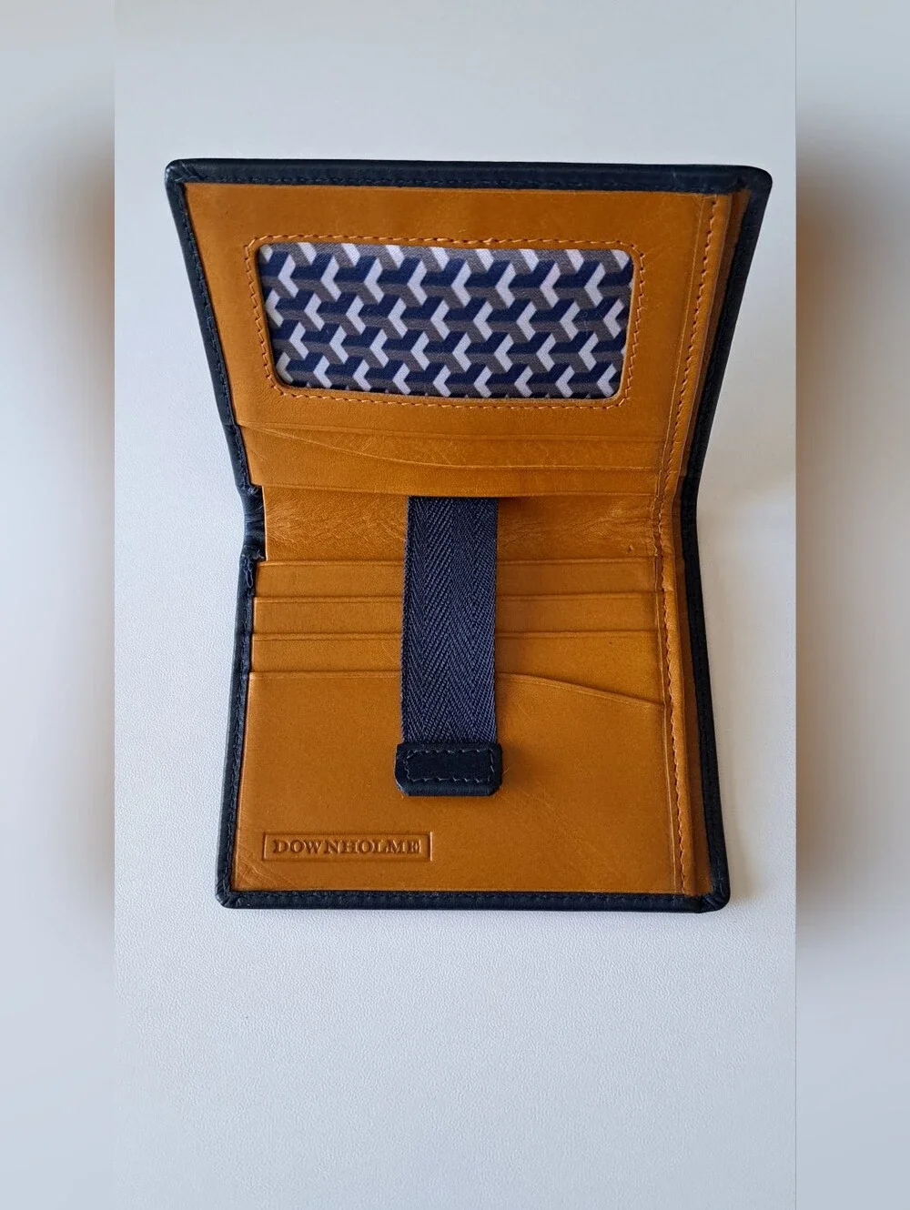 Downholme Men's Bifold Slim Silhouette Leather Wallet